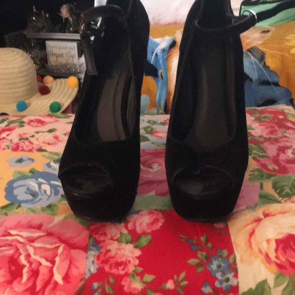 Shoe